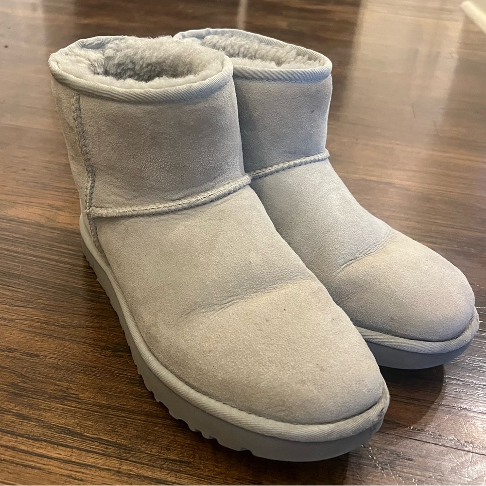 UGG boots (light grey)